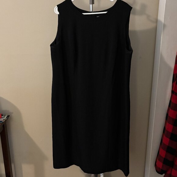 Black Kasper Suiting Dress - Picture 1 of 3
